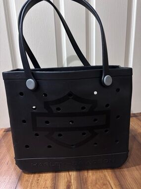 Harley-Davidson Black Cutout Shield Tote